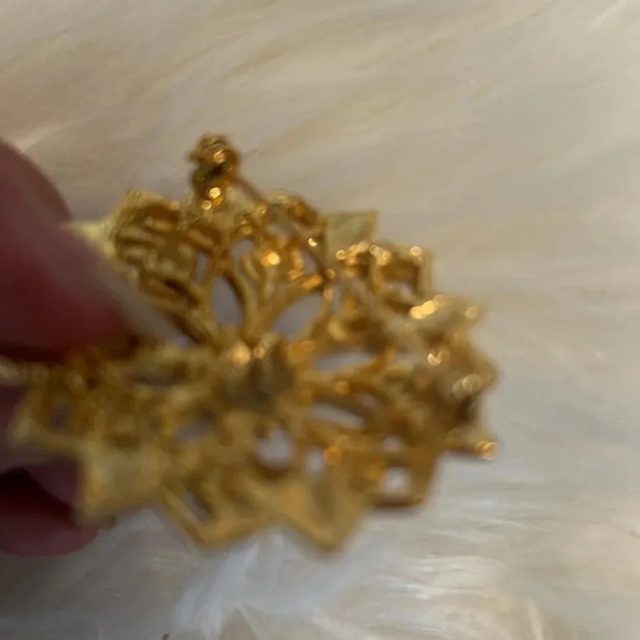KMT gold vintage brooch pin flower - Picture 3 of 4